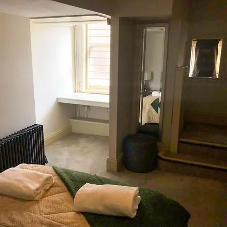 Historic Walk To Minster & Shambles * York